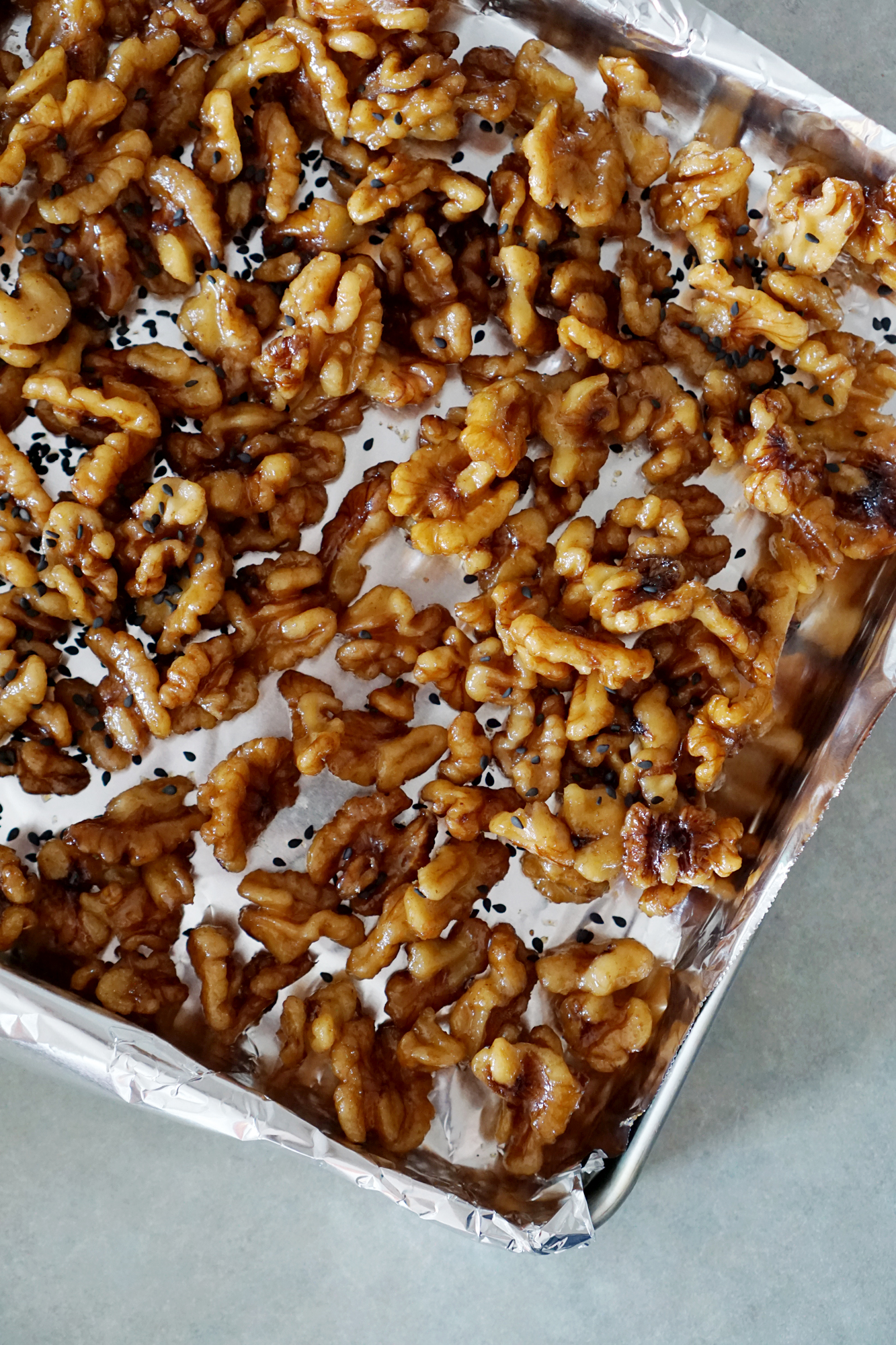 Candied crunchy walnuts
