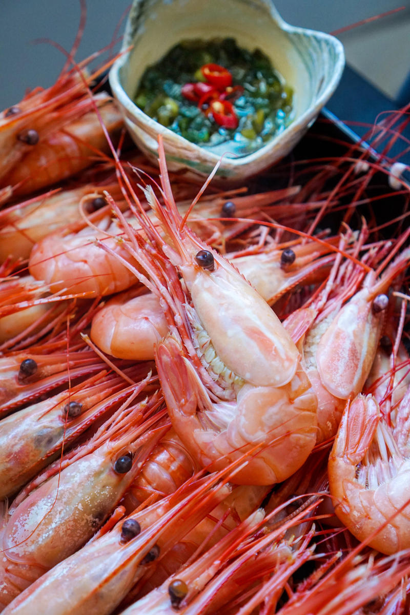 boiled spot prawns with green onion oil