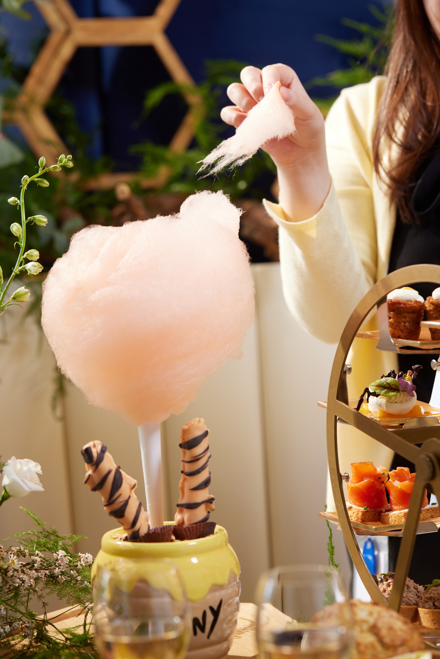 Tigger creamsicle cotton candy Winnie the Pooh afternoon tea Vancouver snack

Tigger’s Tail marshmallow chocolate seabuckthorn Winnie the Pooh themed tea Vancouver